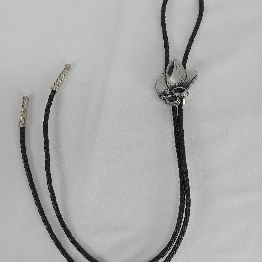 Siskiyou Buckle Co. 1991 Vintage Cowboy Hat & Spurs Bolo Tie #BT-46